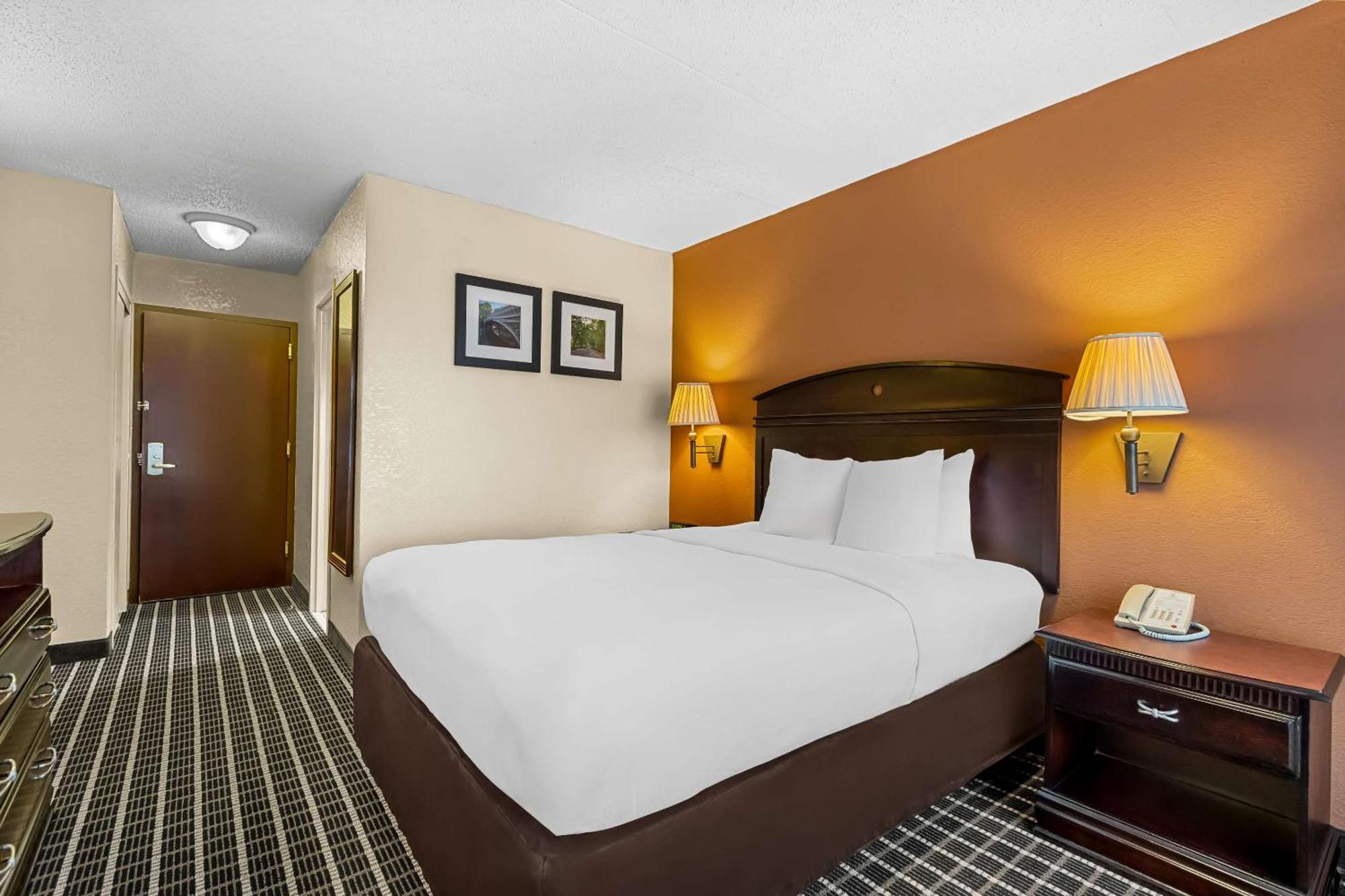 Comfort Inn & Suites Somerset - New Brunswick Екстер'єр фото