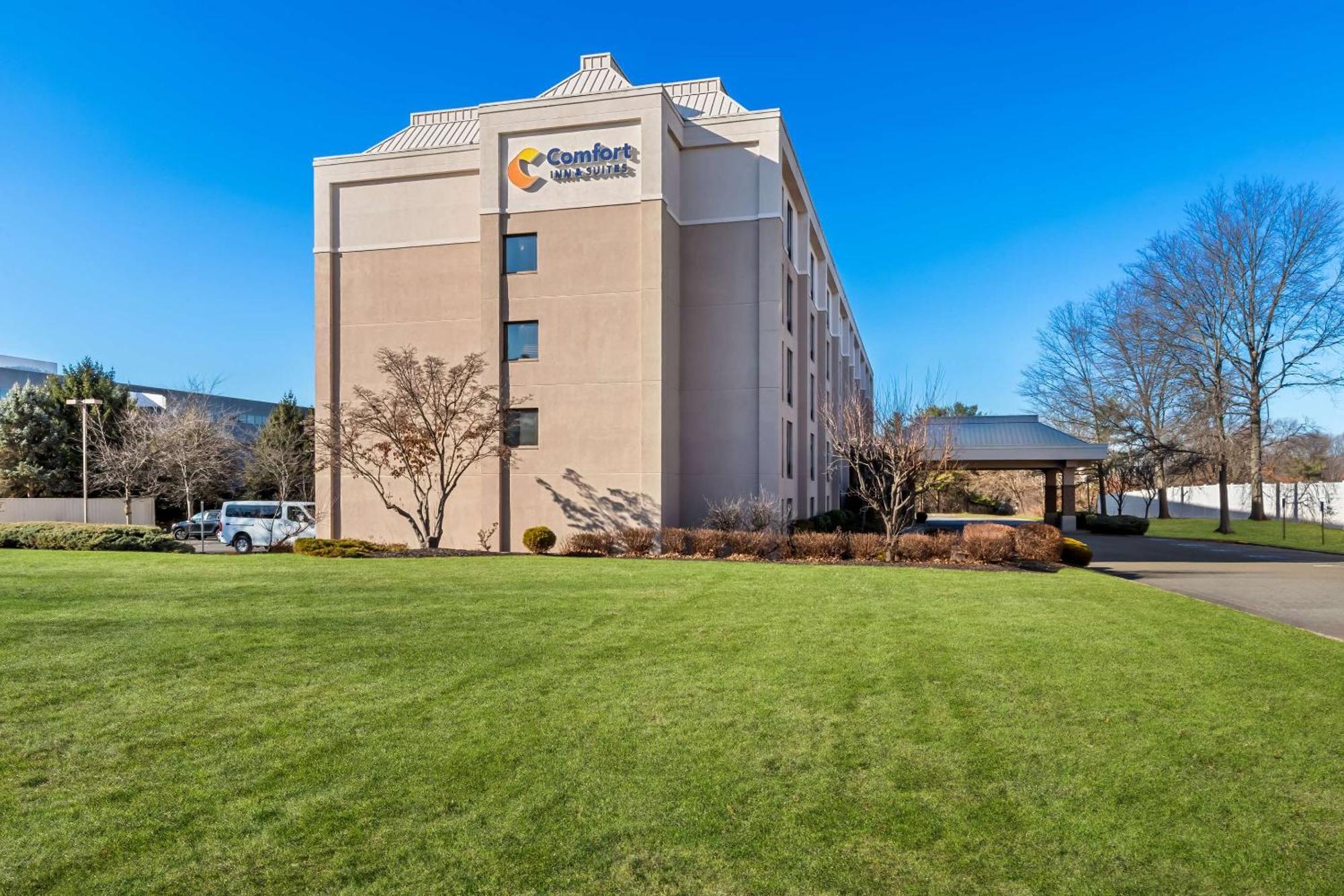 Comfort Inn & Suites Somerset - New Brunswick Екстер'єр фото
