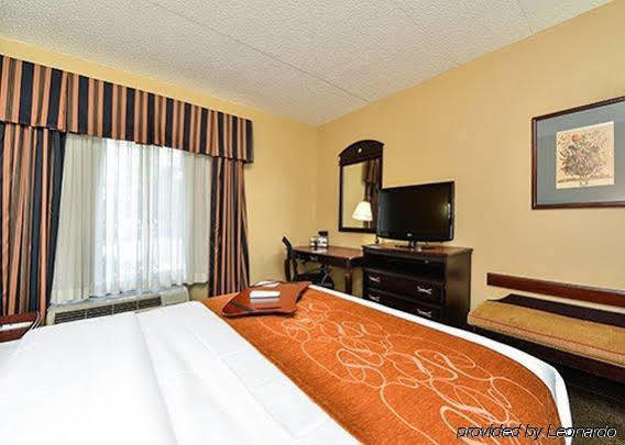 Comfort Inn & Suites Somerset - New Brunswick Екстер'єр фото
